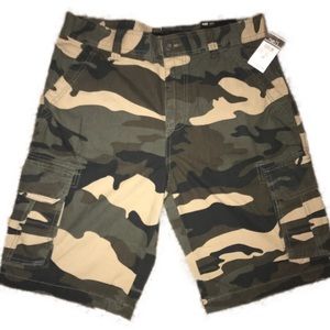NWT* Carbon Camo Cargo Shorts Size 32